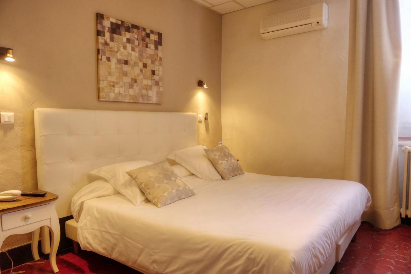 Logis Hotel Restaurant De Provence Orange  Bagian luar foto